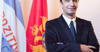 Babović za „Dan“: Medicinskim sestrama povećane plate, ostali na čekanju